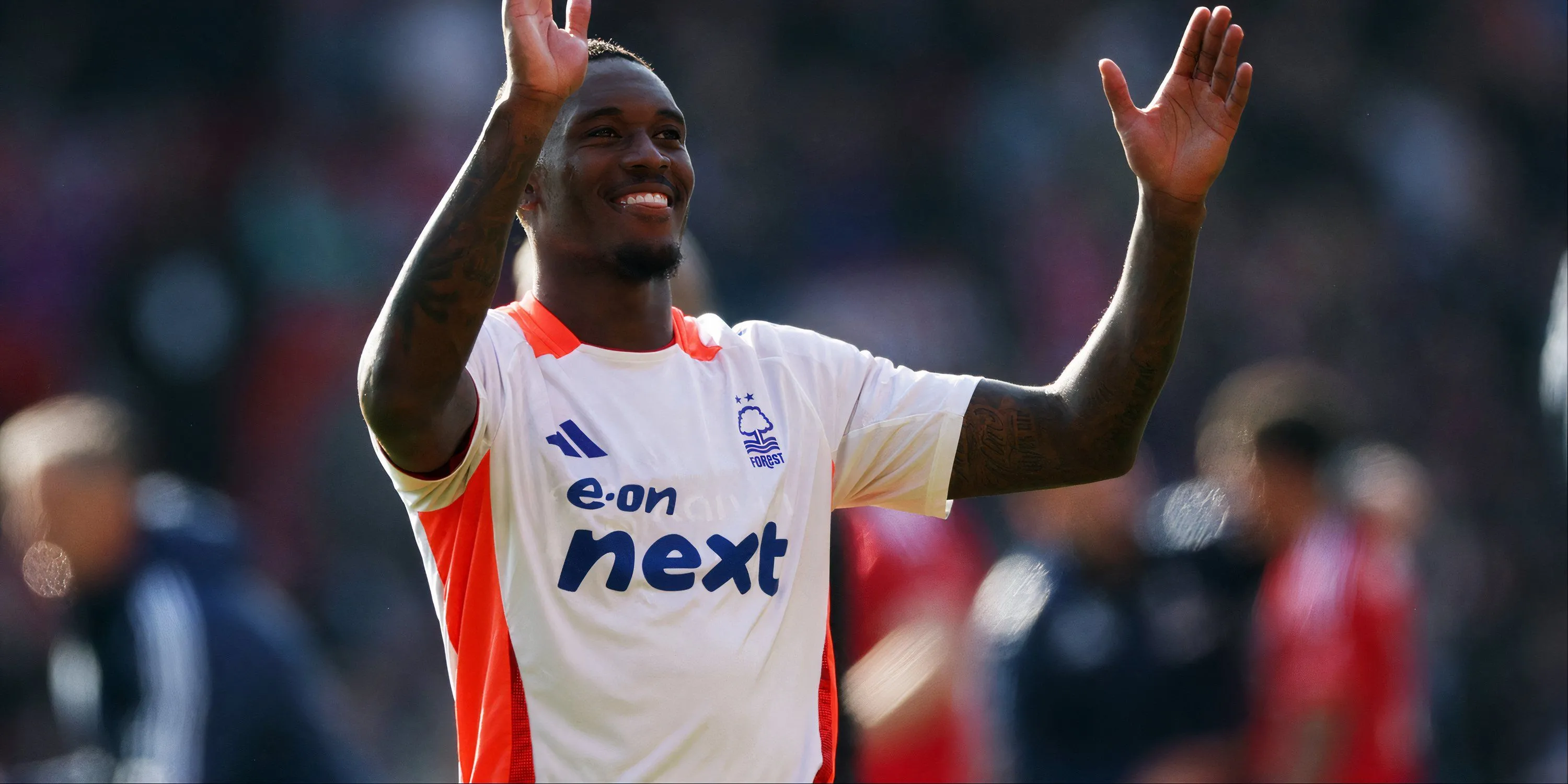 Callum Hudson-Odoi trong màu áo Nottingham Forest