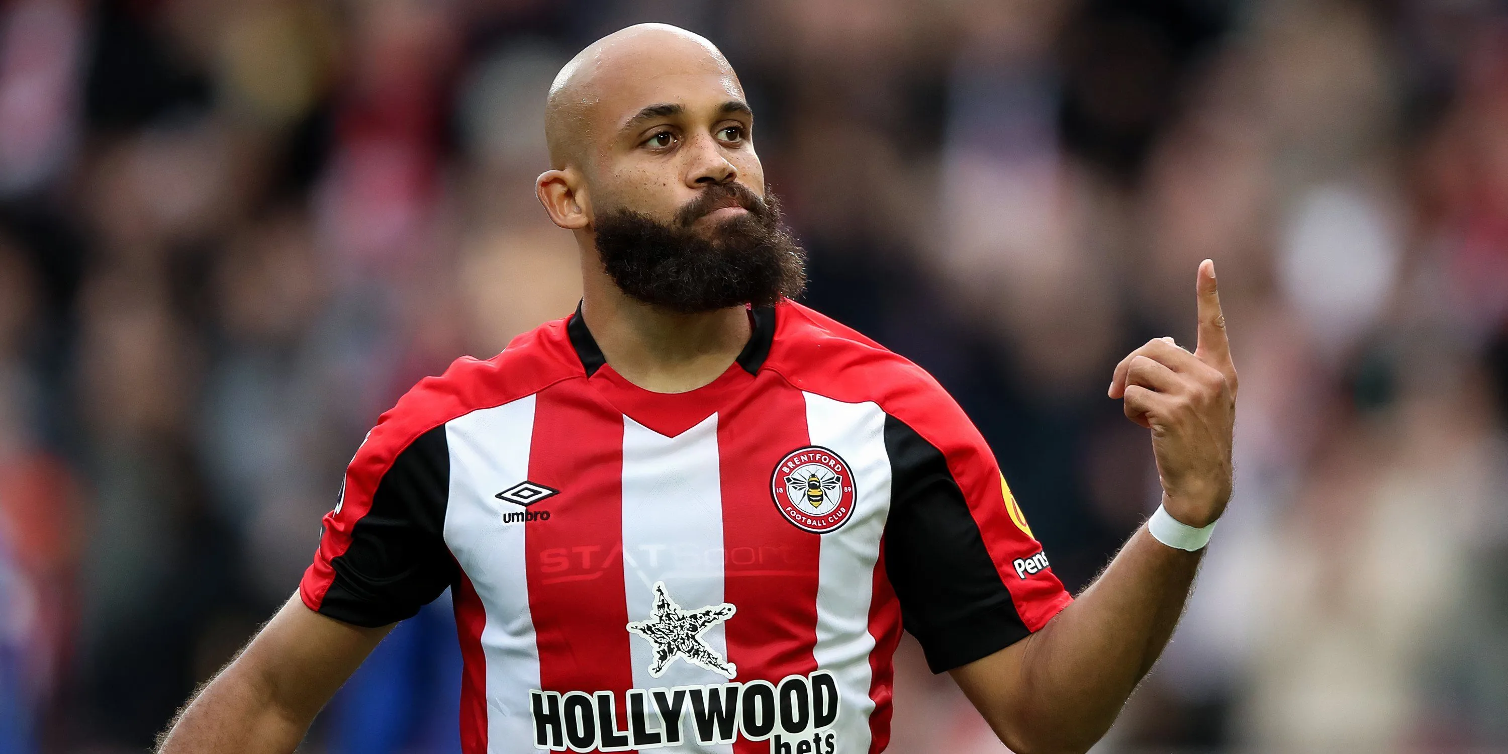 Bryan Mbeumo ăn mừng sau khi ghi bàn cho Brentford
