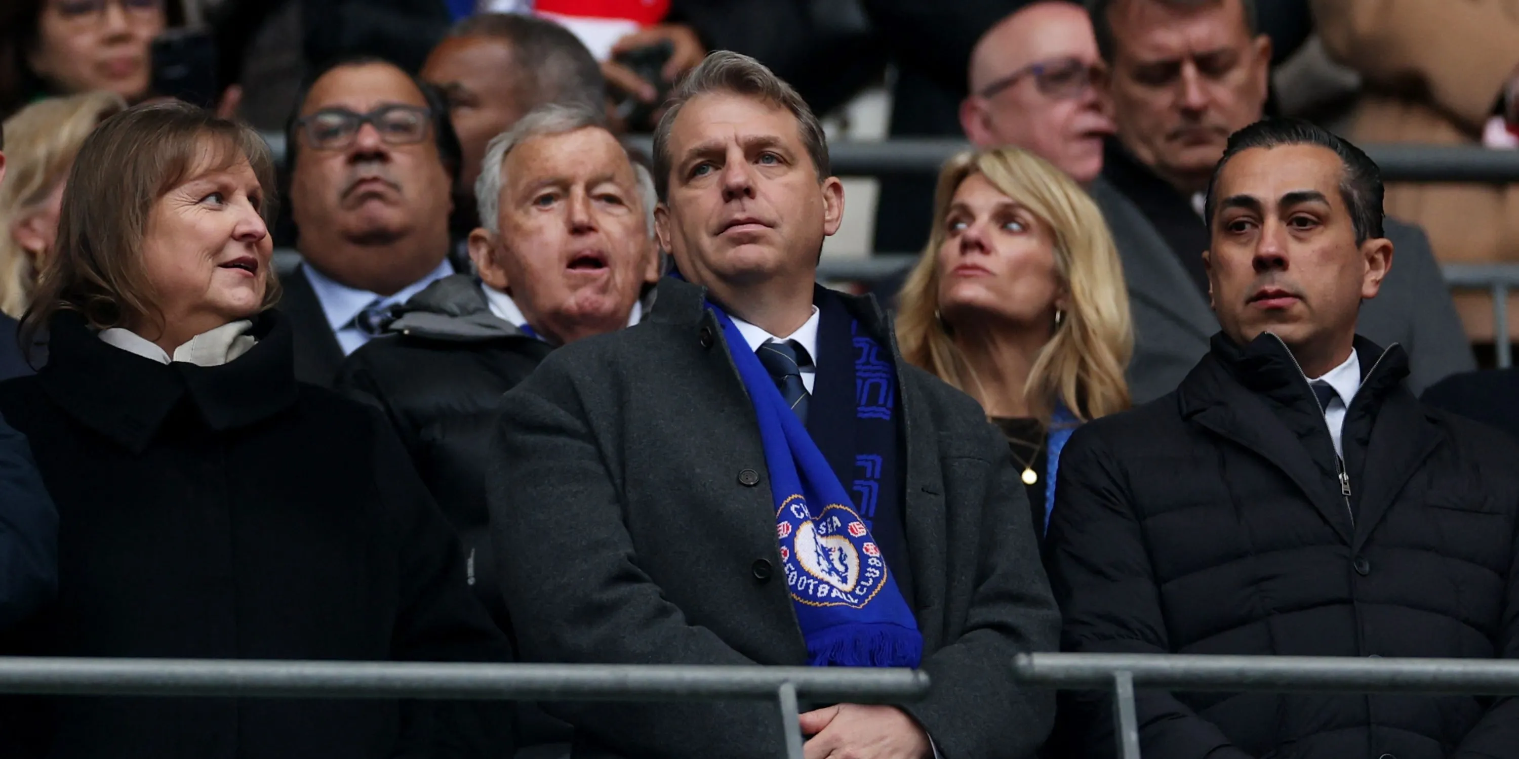 Chủ sở hữu Chelsea Todd Boehly và Behdad Eghbali theo dõi trận đấu