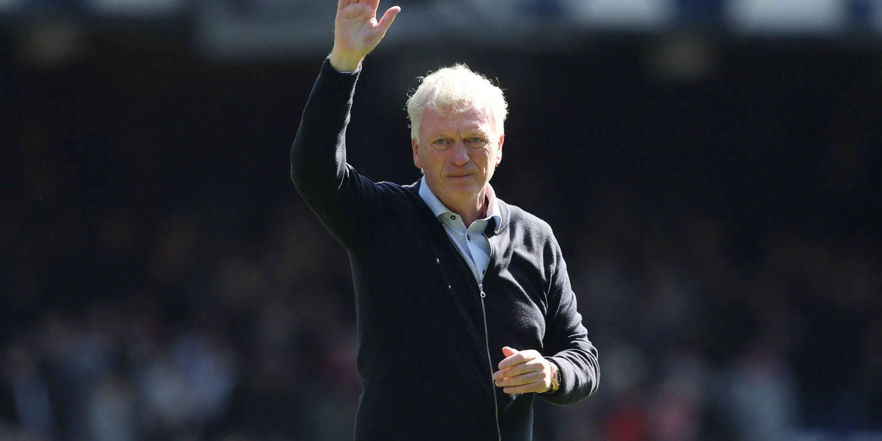 David Moyes trao đổi trên sân tập Everton