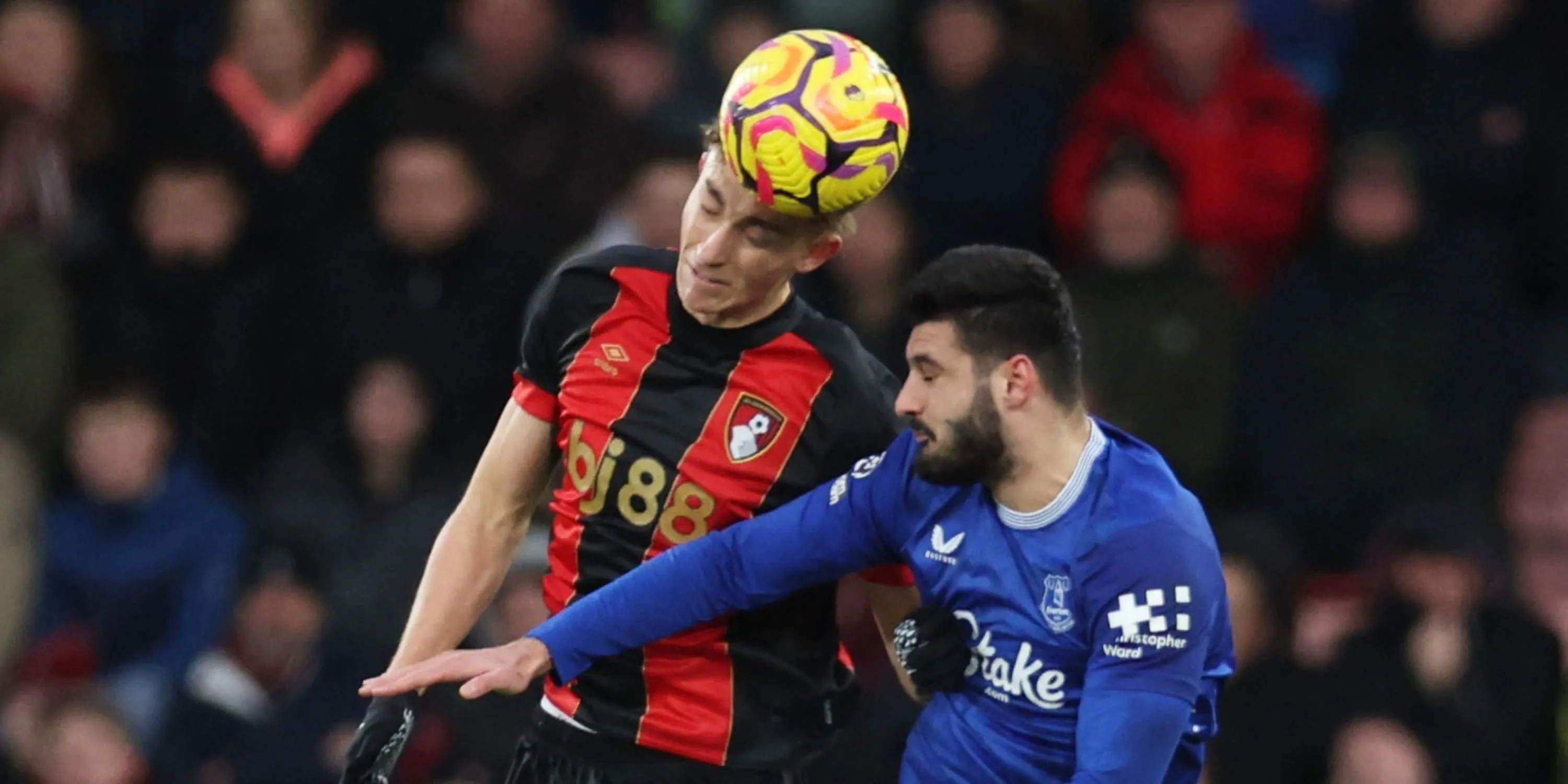 Dean Huijsen thi đấu ấn tượng trong màu áo Bournemouth tại Premier League, thu hút sự chú ý của Chelsea