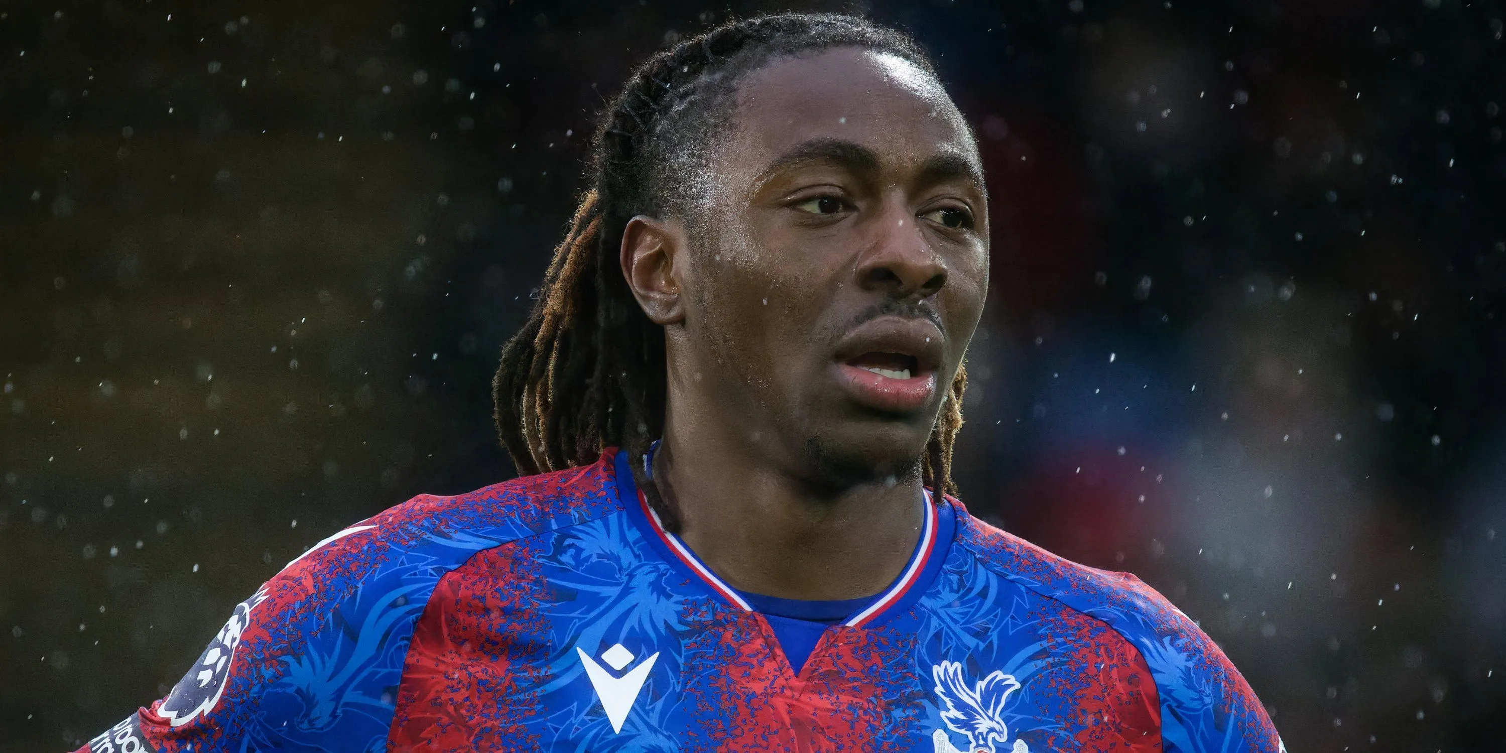 Eberechi Eze trong trận đấu cho Crystal Palace