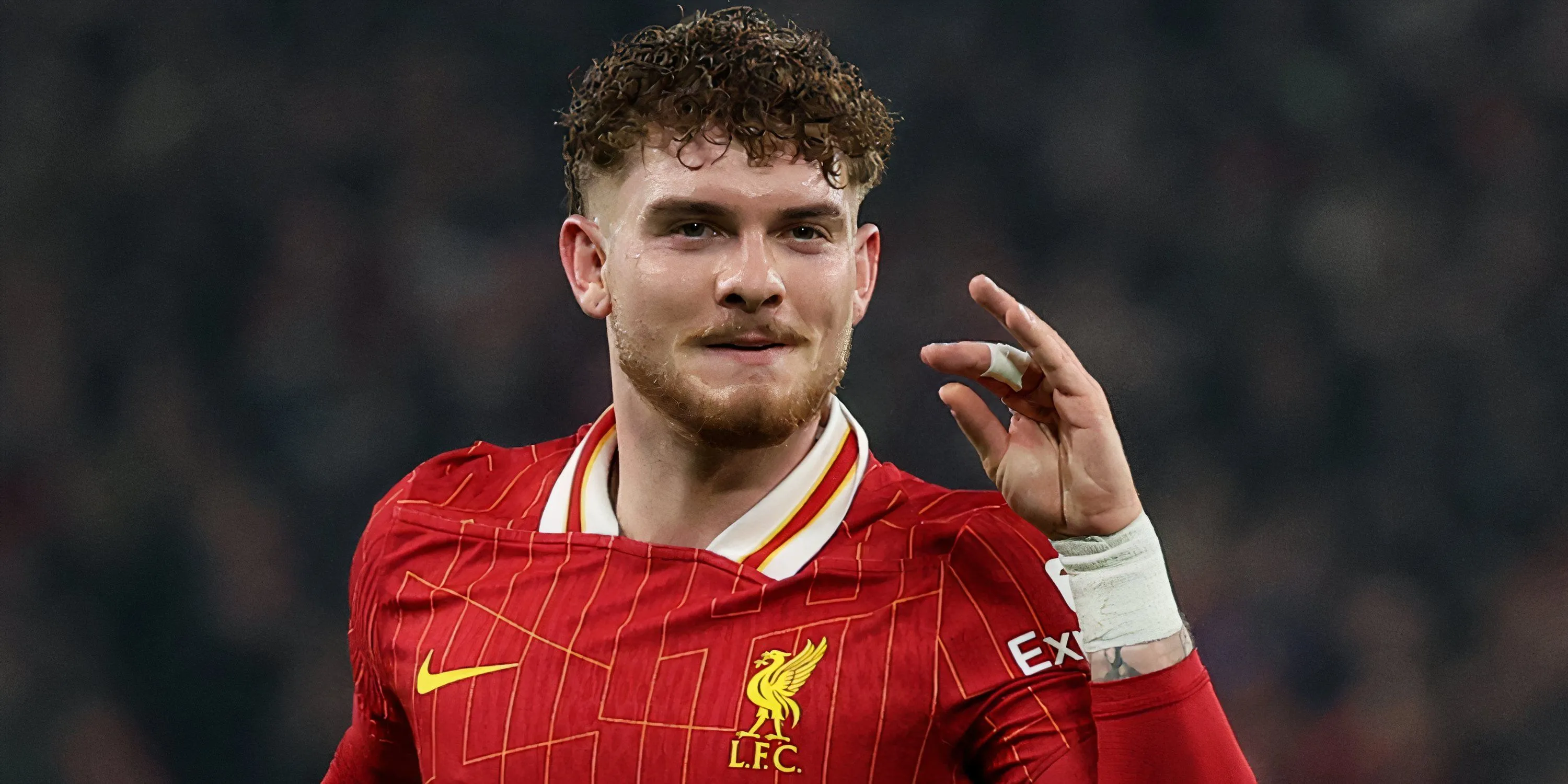Harvey Elliott ăn mừng bàn thắng cho Liverpool