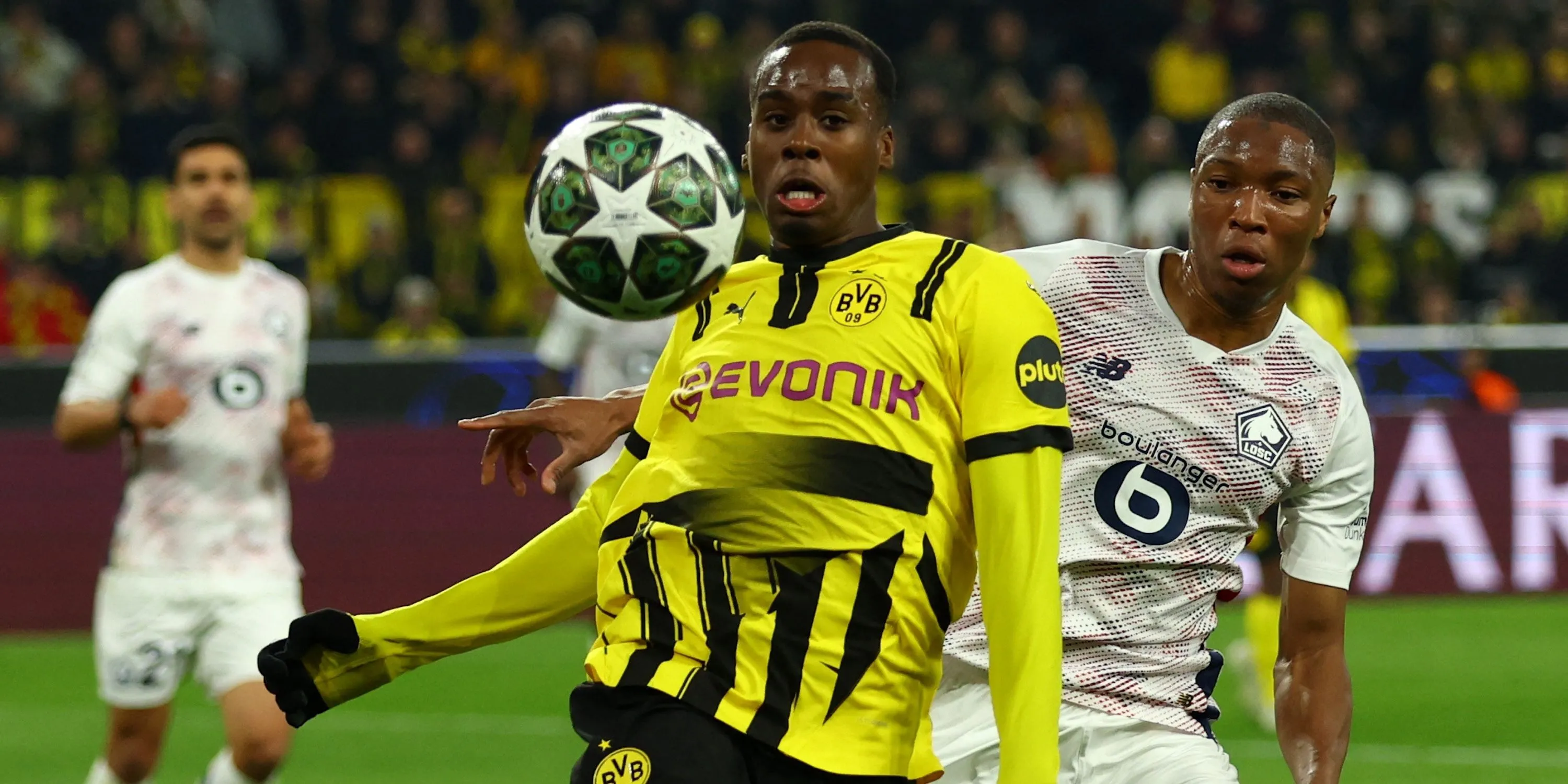 Jamie Bynoe-Gittens của Borussia Dortmund trong một trận đấu