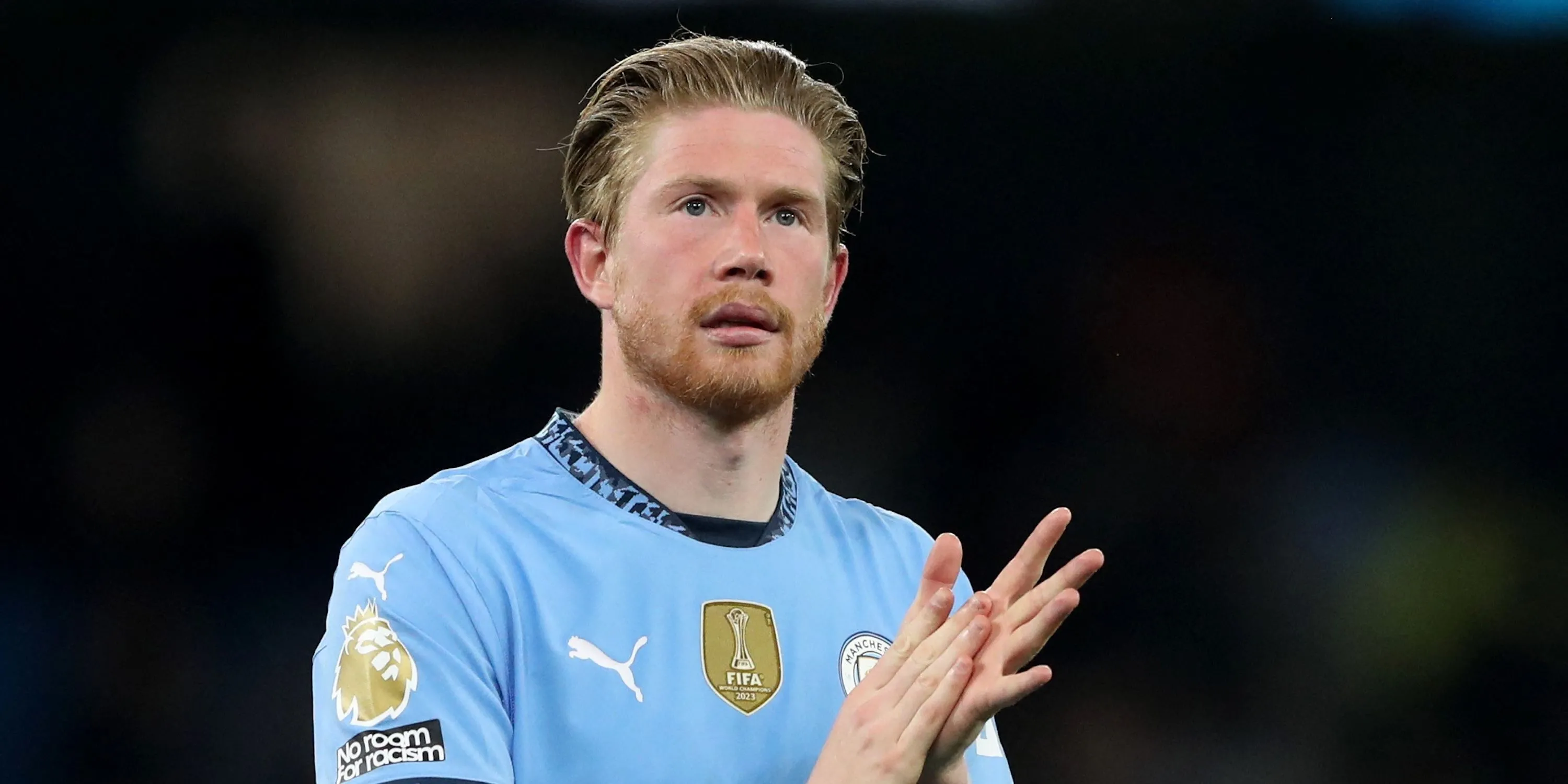 Kevin De Bruyne ăn mừng sau trận đấu cho Manchester City