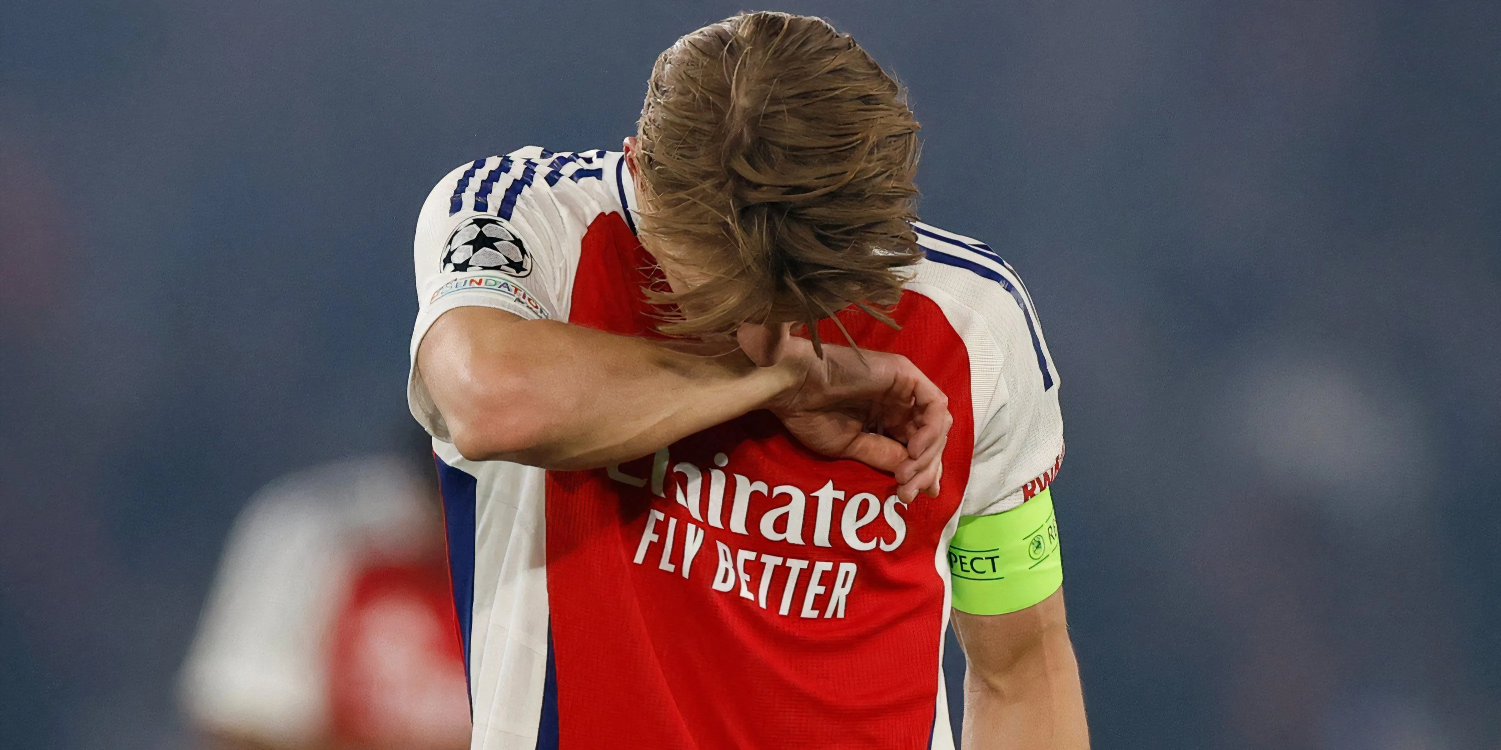 Martin Ødegaard trong màu áo Arsenal, phong độ cần cải thiện