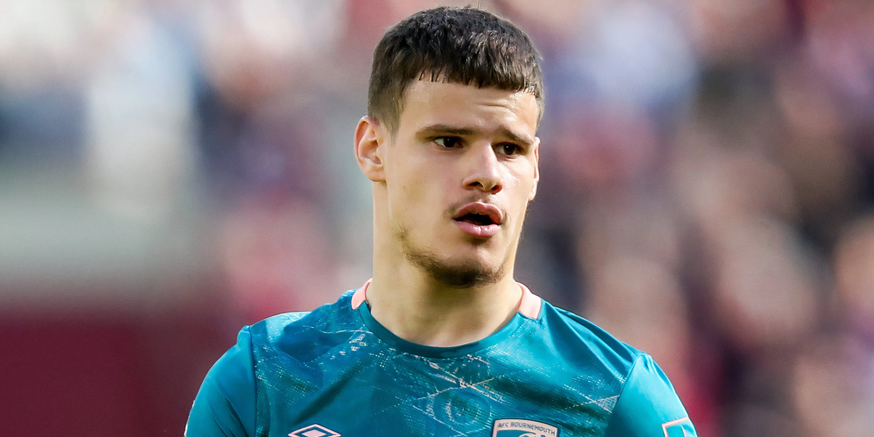 Milos Kerkez thi đấu cho Bournemouth
