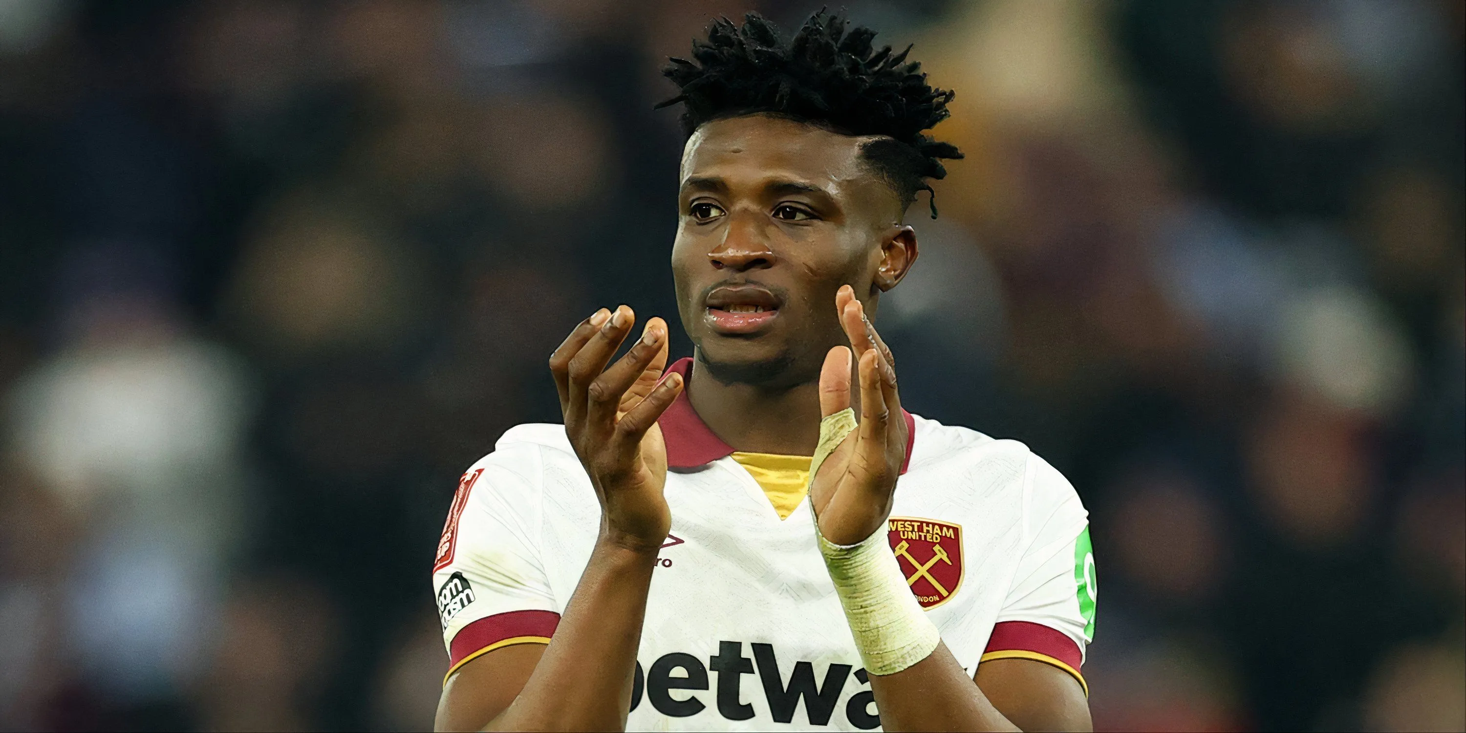 Mohammed Kudus ăn mừng bàn thắng cho West Ham, tiền vệ Ghana đang là mục tiêu của Arsenal và Liverpool.