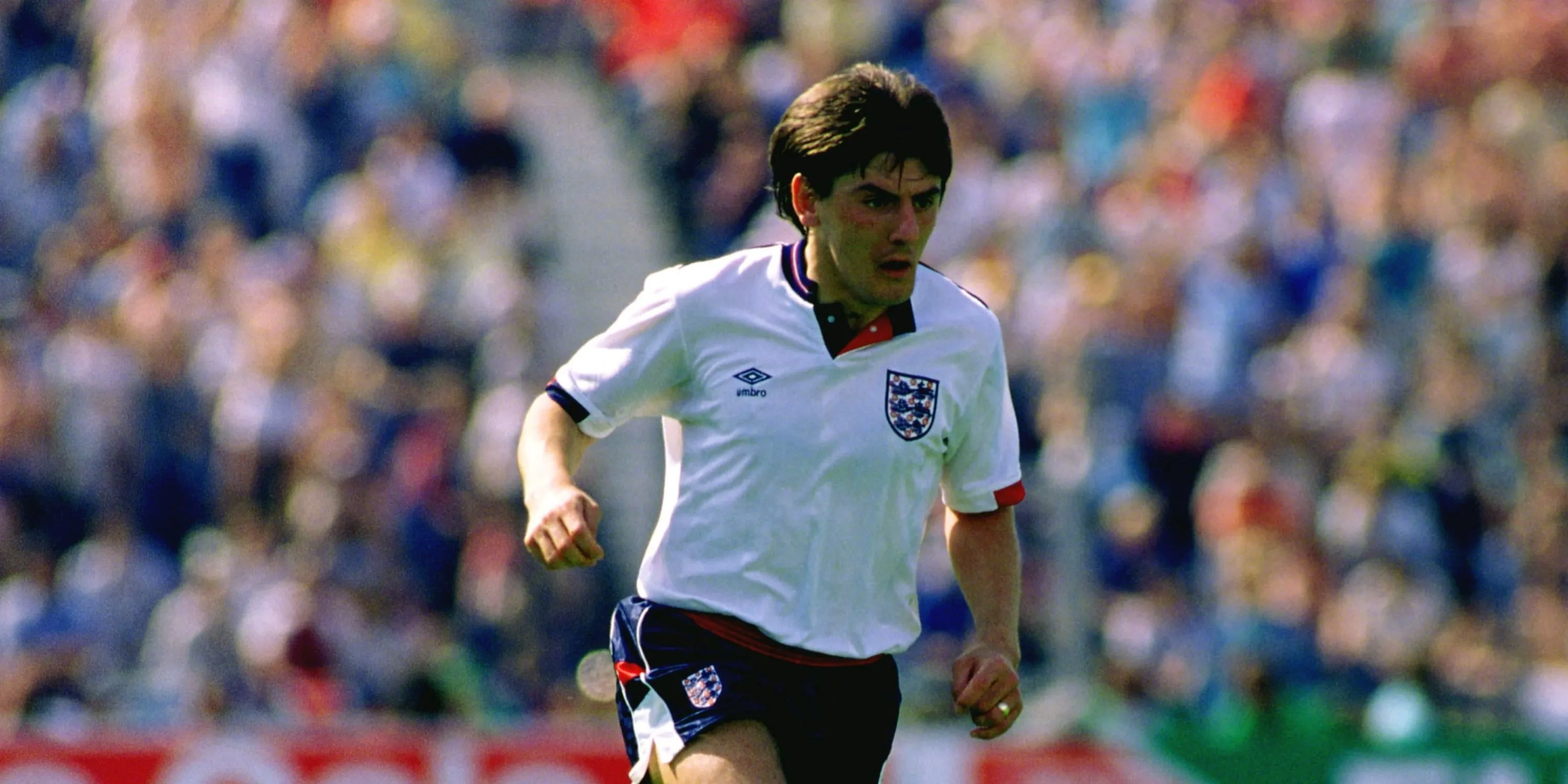Tiền đạo sáng tạo Peter Beardsley trong màu áo Tam Sư