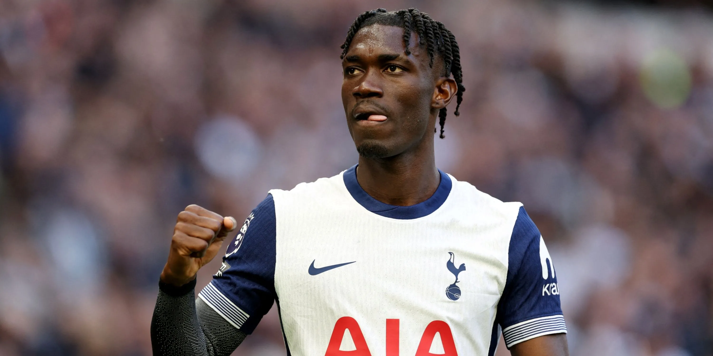 Tiền vệ Yves Bissouma thi đấu cho Spurs