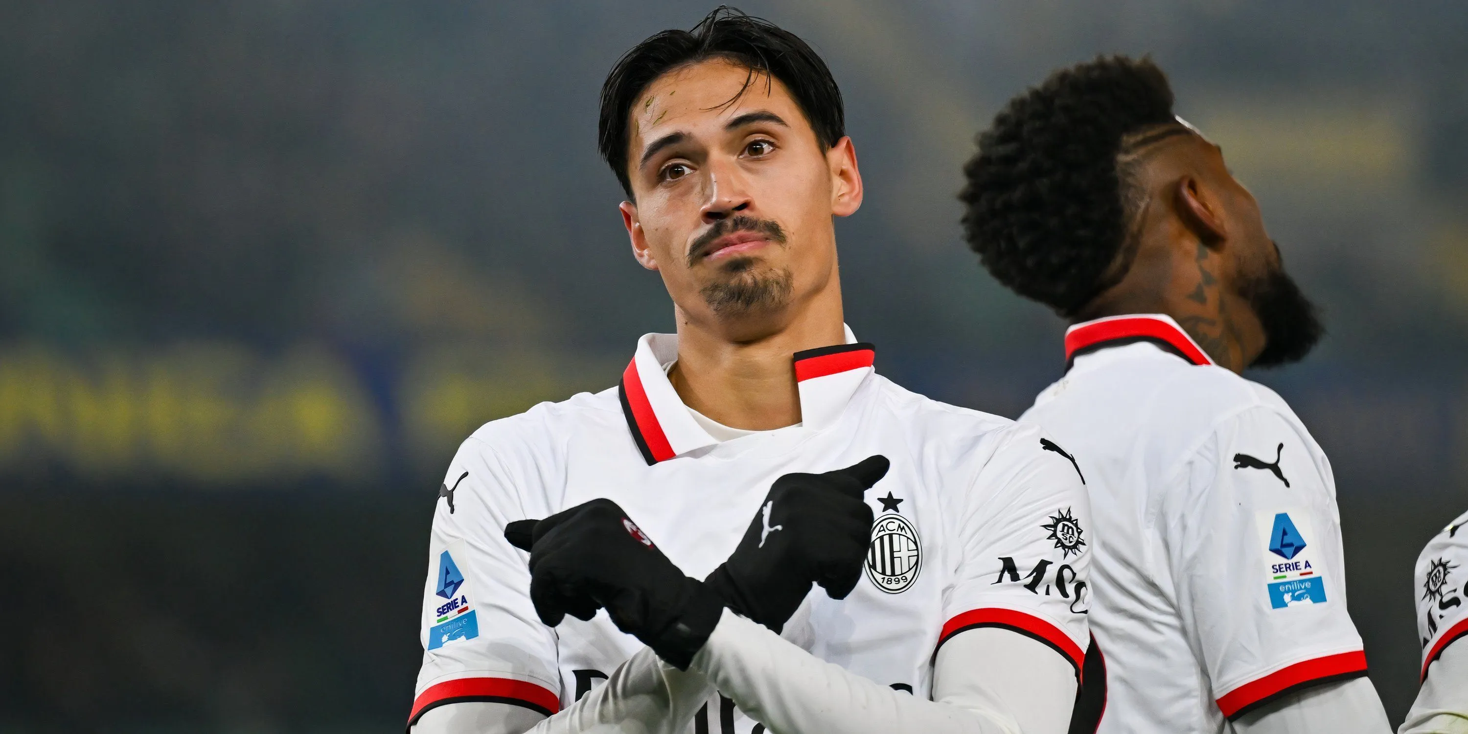Tijjani Reijnders ăn mừng sau khi ghi bàn cho AC Milan