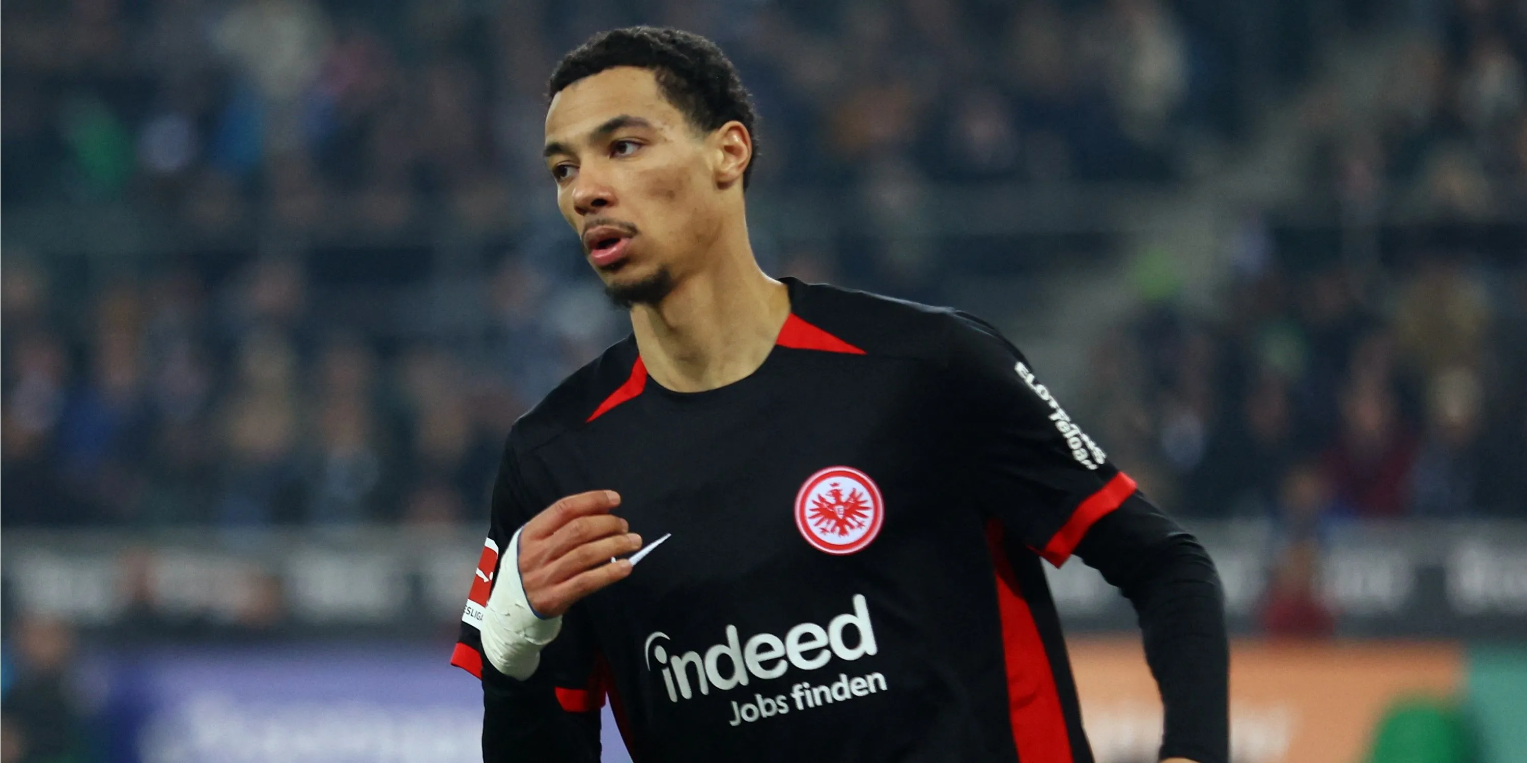 Hugo Ekitiké thi đấu cho Eintracht Frankfurt tại Bundesliga