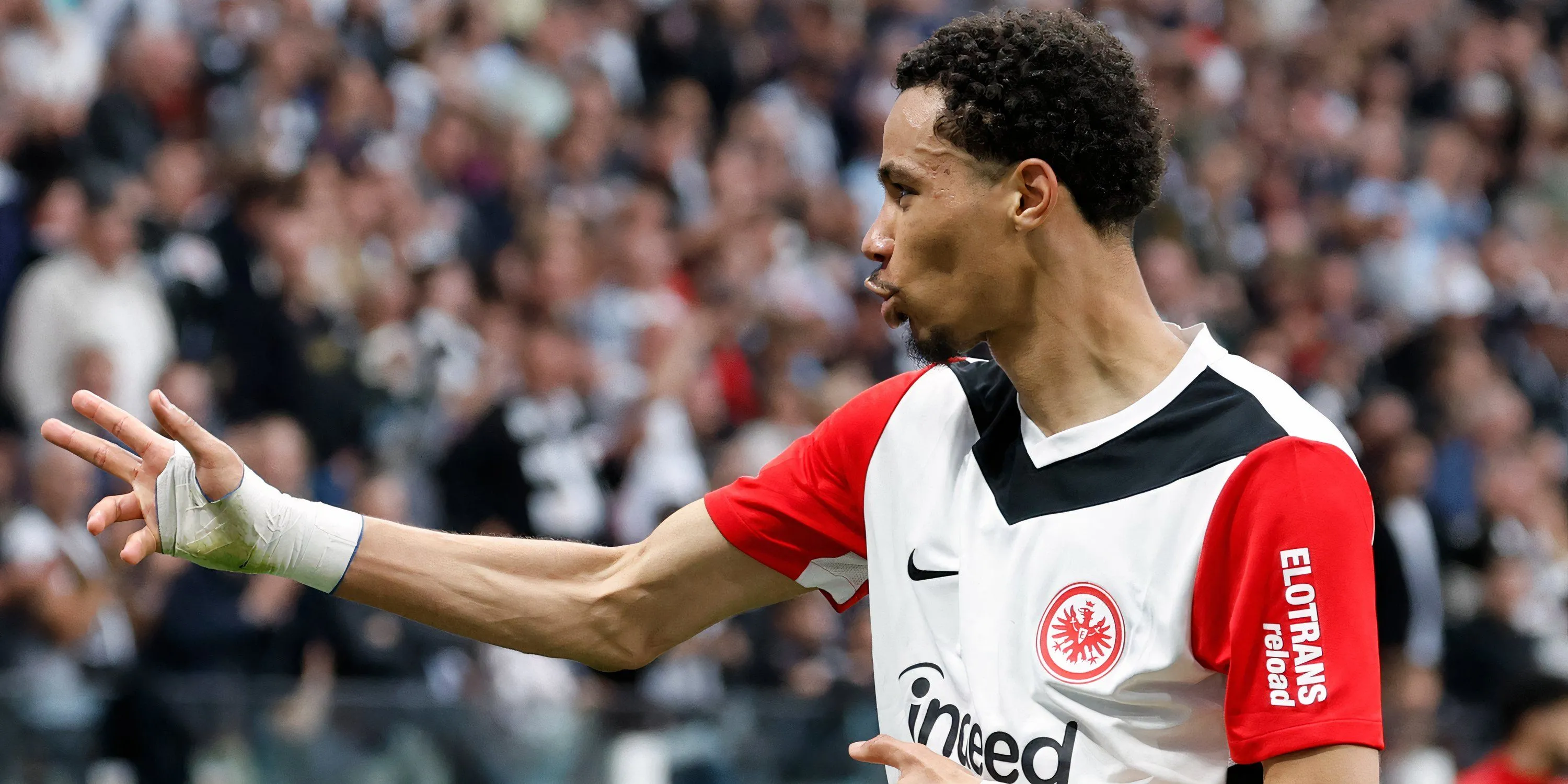Hugo Ekitike trong màu áo Eintracht Frankfurt thể hiện phong độ ấn tượng