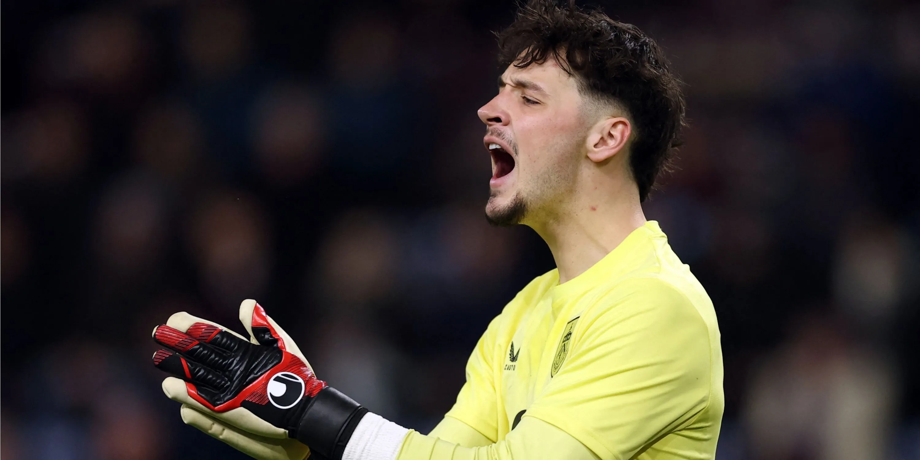 Thủ môn James Trafford của Burnley