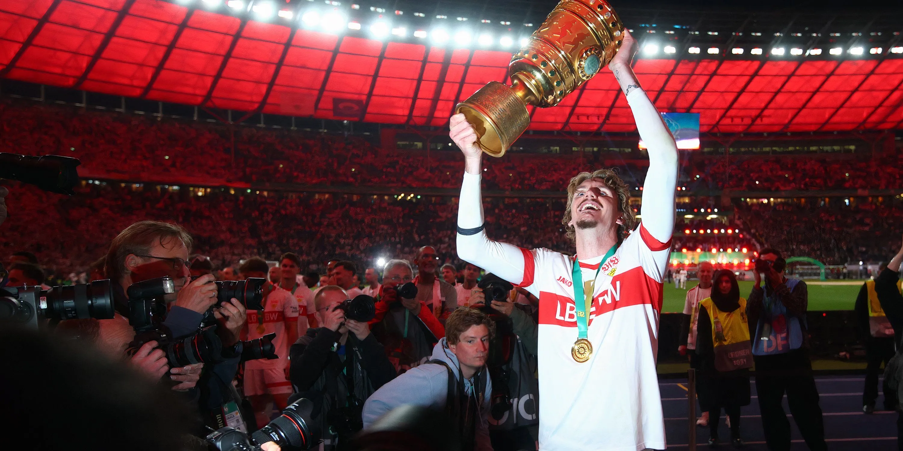 Tiền đạo Nick Woltemade trong màu áo Stuttgart