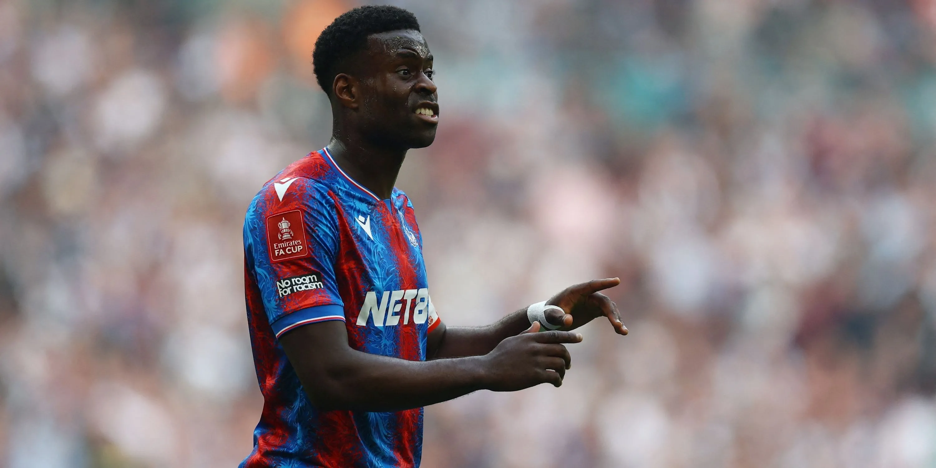 Trung vệ Marc Guehi của Crystal Palace thể hiện cảm xúc