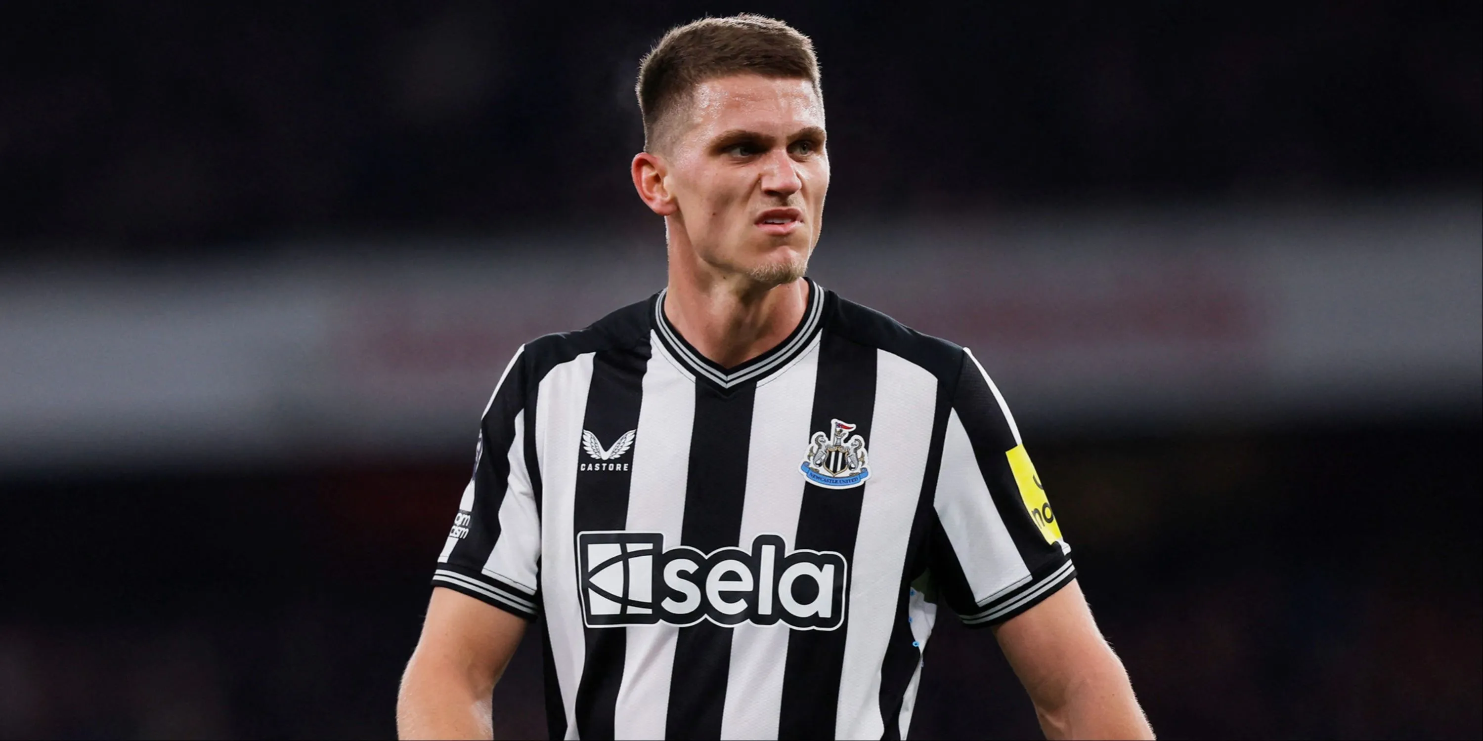 Trung vệ Sven Botman của Newcastle trong trận đấu