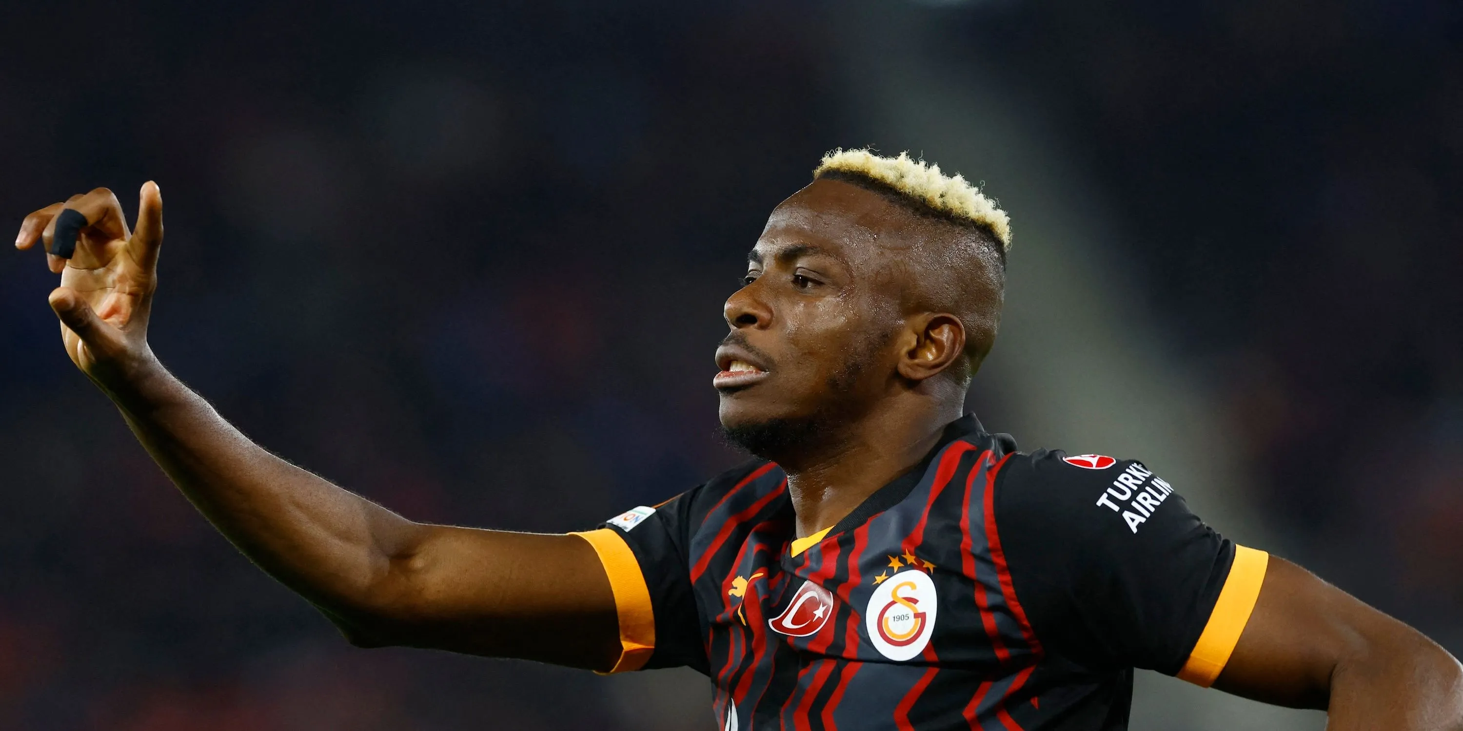 Victor Osimhen của Galatasaray ăn mừng bàn thắng bị từ chối