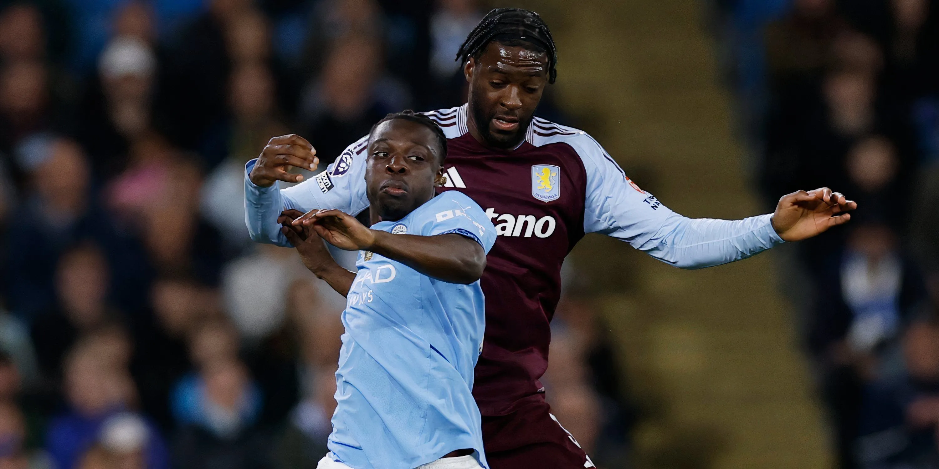 Axel Disasi thi đấu cho Aston Villa theo dạng cho mượn, hiện là mục tiêu chuyển nhượng của Newcastle từ Chelsea