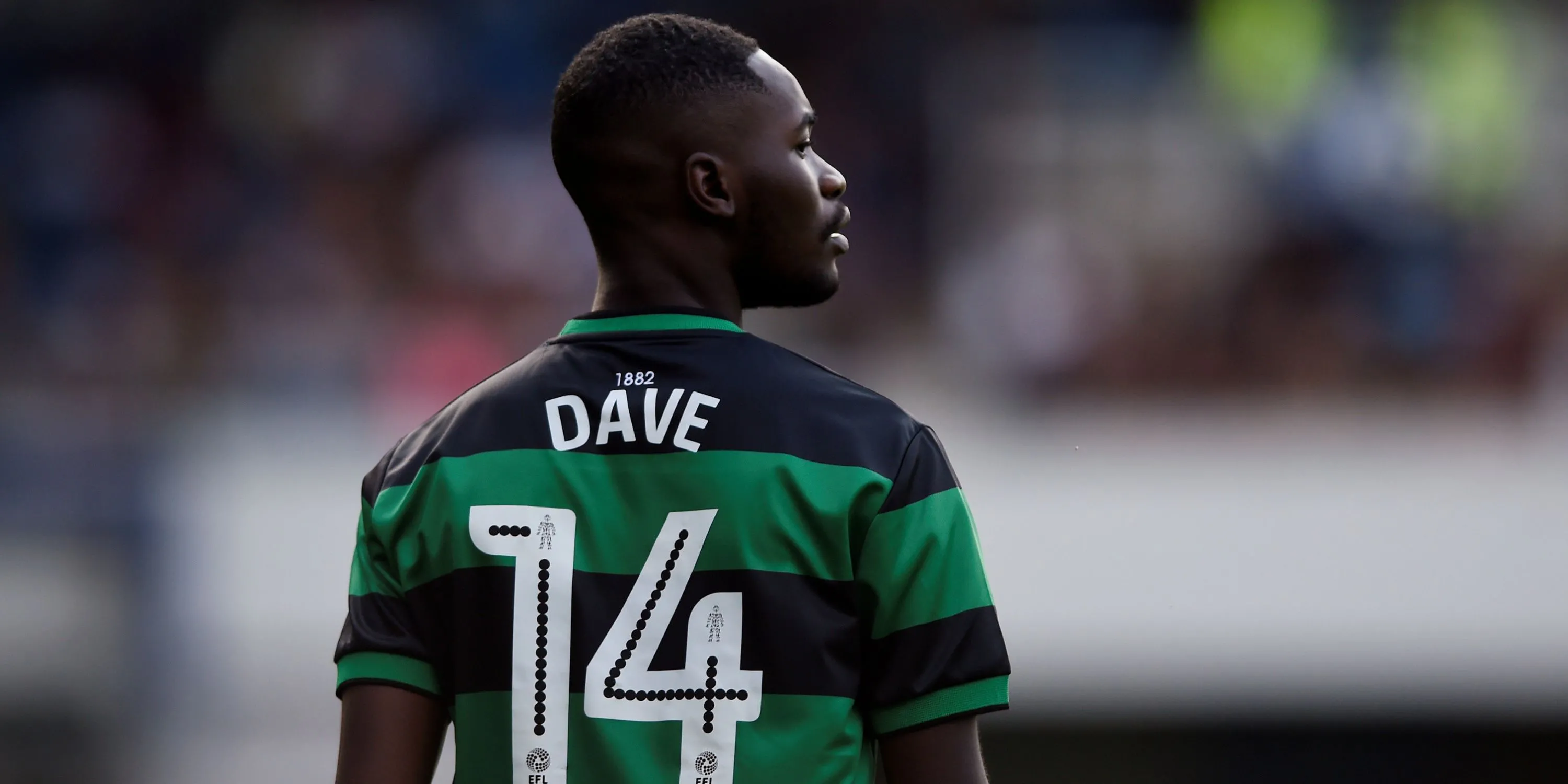 Dave Santan - Rapper nổi tiếng, fan hâm mộ Manchester United, thường xuyên nhắc đến các cầu thủ và câu lạc bộ trong âm nhạc