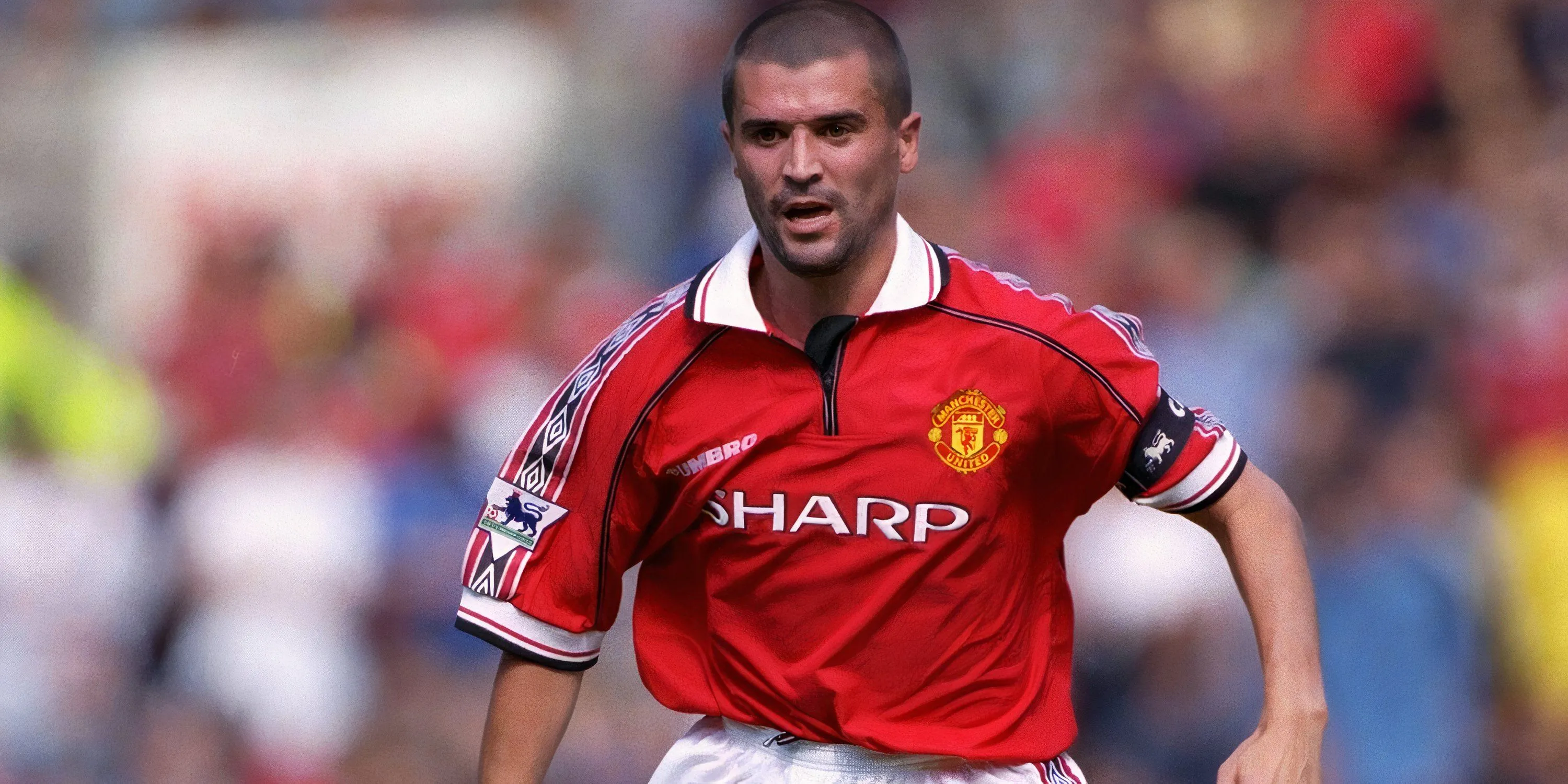 Đội trưởng biểu tượng Roy Keane, trái tim hàng tiền vệ Manchester United.