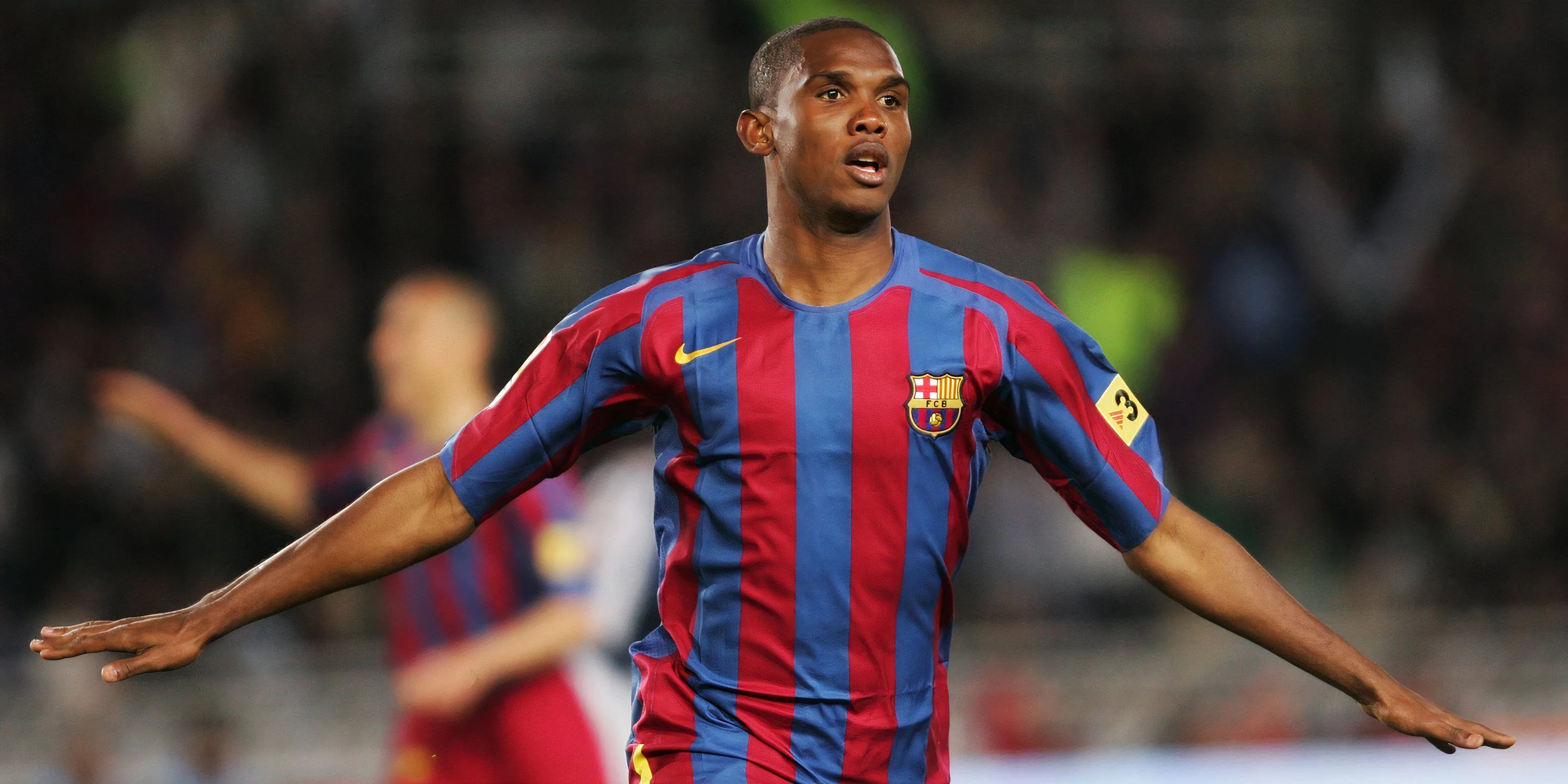 Samuel Eto'o ăn mừng bàn thắng