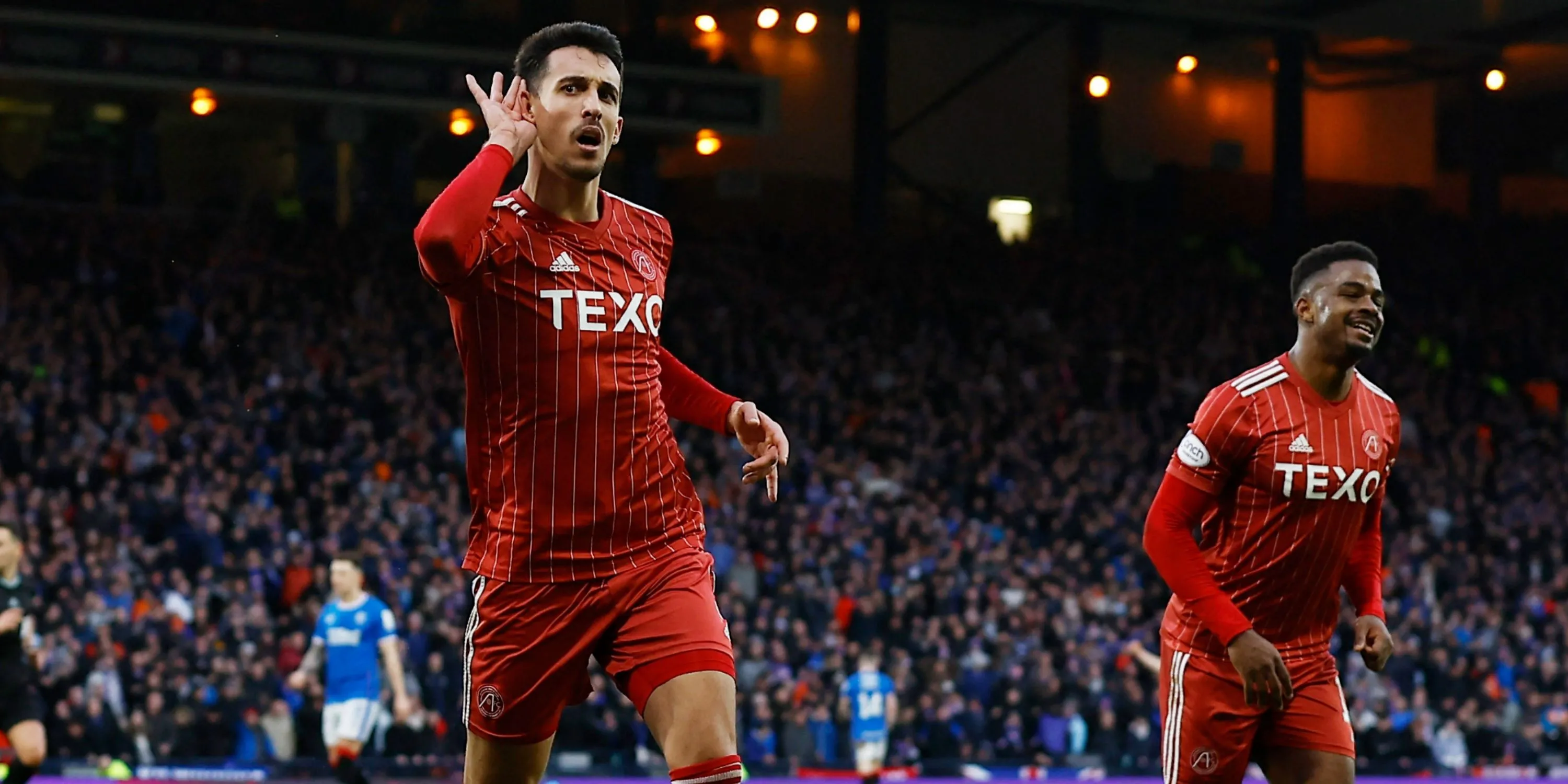 Tiền đạo Bojan Miovski thời còn thi đấu cho Aberdeen tại Scottish Premiership