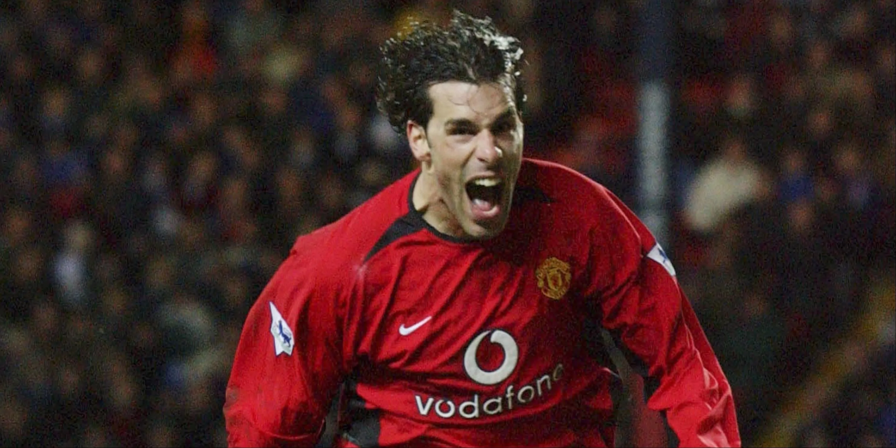 Tiền đạo Ruud van Nistelrooy ăn mừng bàn thắng trong màu áo Manchester United.