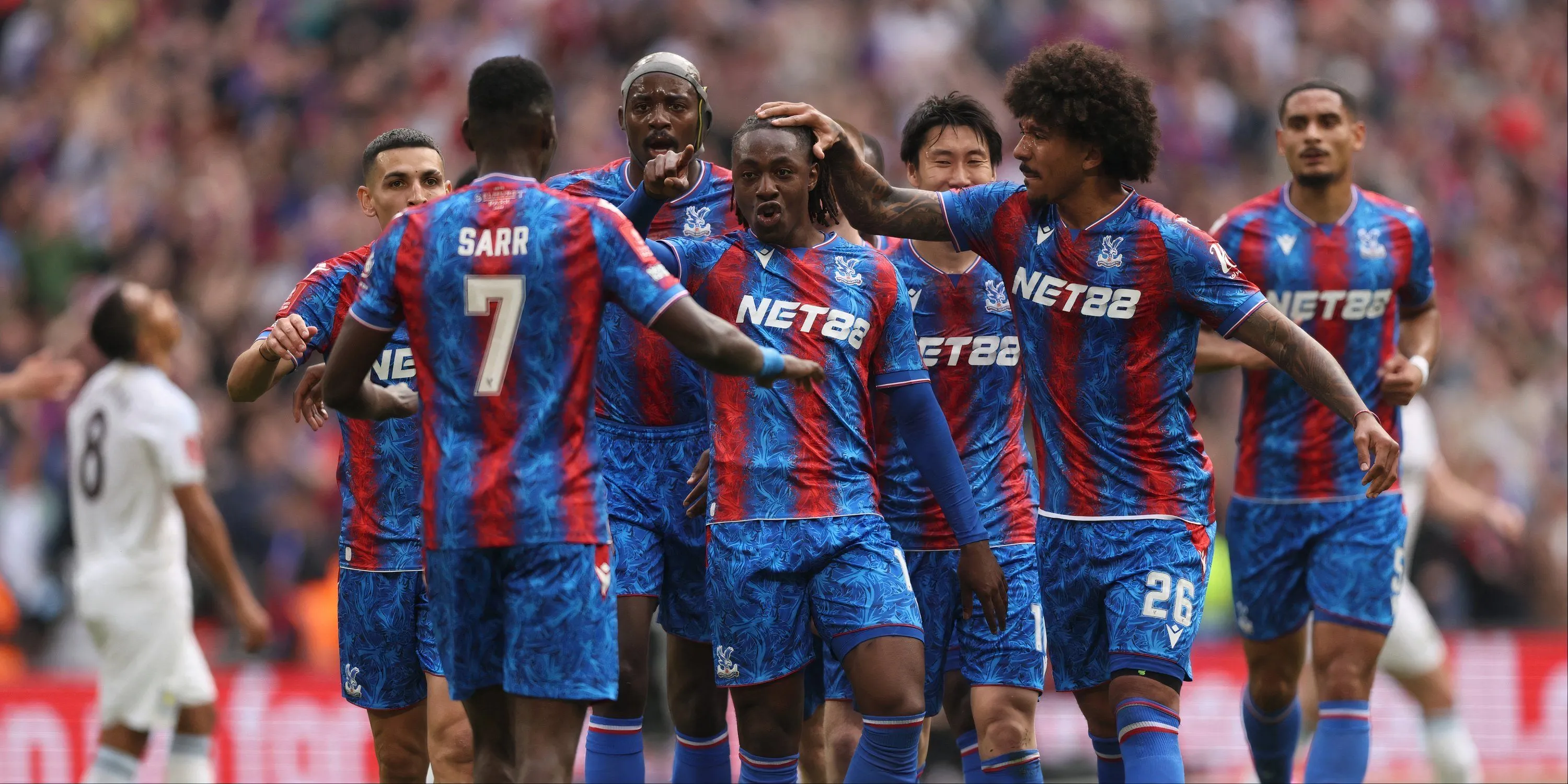 Tiền vệ Eberechi Eze, ngôi sao tấn công đang được Chelsea và Arsenal săn đón tích cực