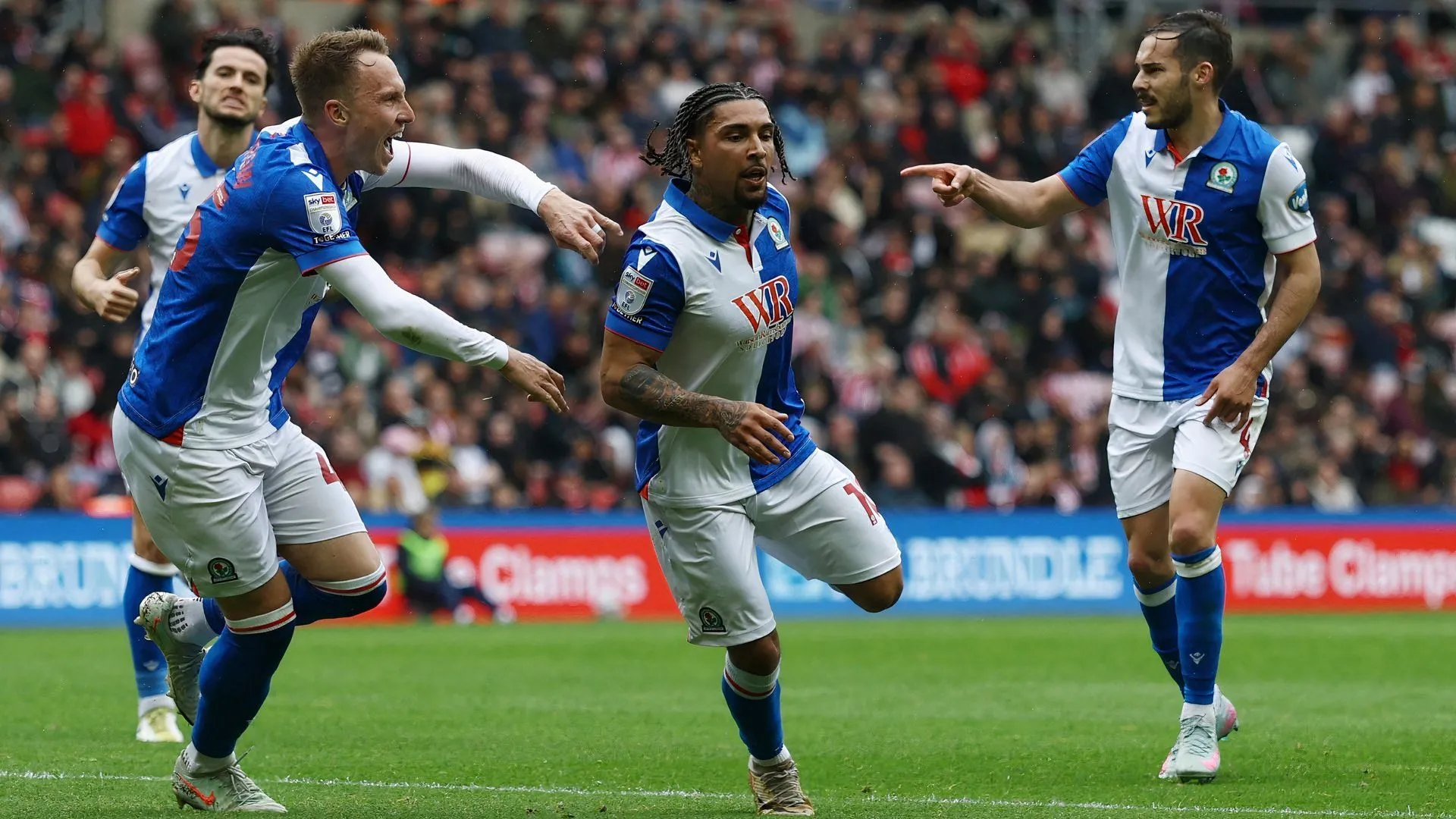 HLV John Eustace từng phát huy tối đa khả năng của tiền vệ Tyrhys Dolan tại Blackburn Rovers.