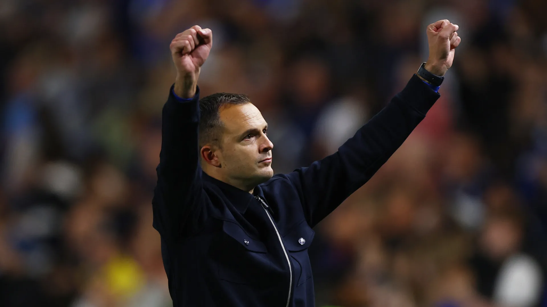 Huấn luyện viên Chris Davies của Birmingham City dẫn dắt công cuộc chuyển nhượng sôi động