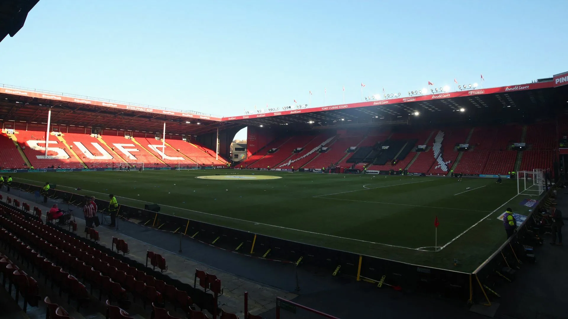 Sân vận động Bramall Lane, sân nhà của Sheffield United, nơi Ricky Holmes chuyển đến
