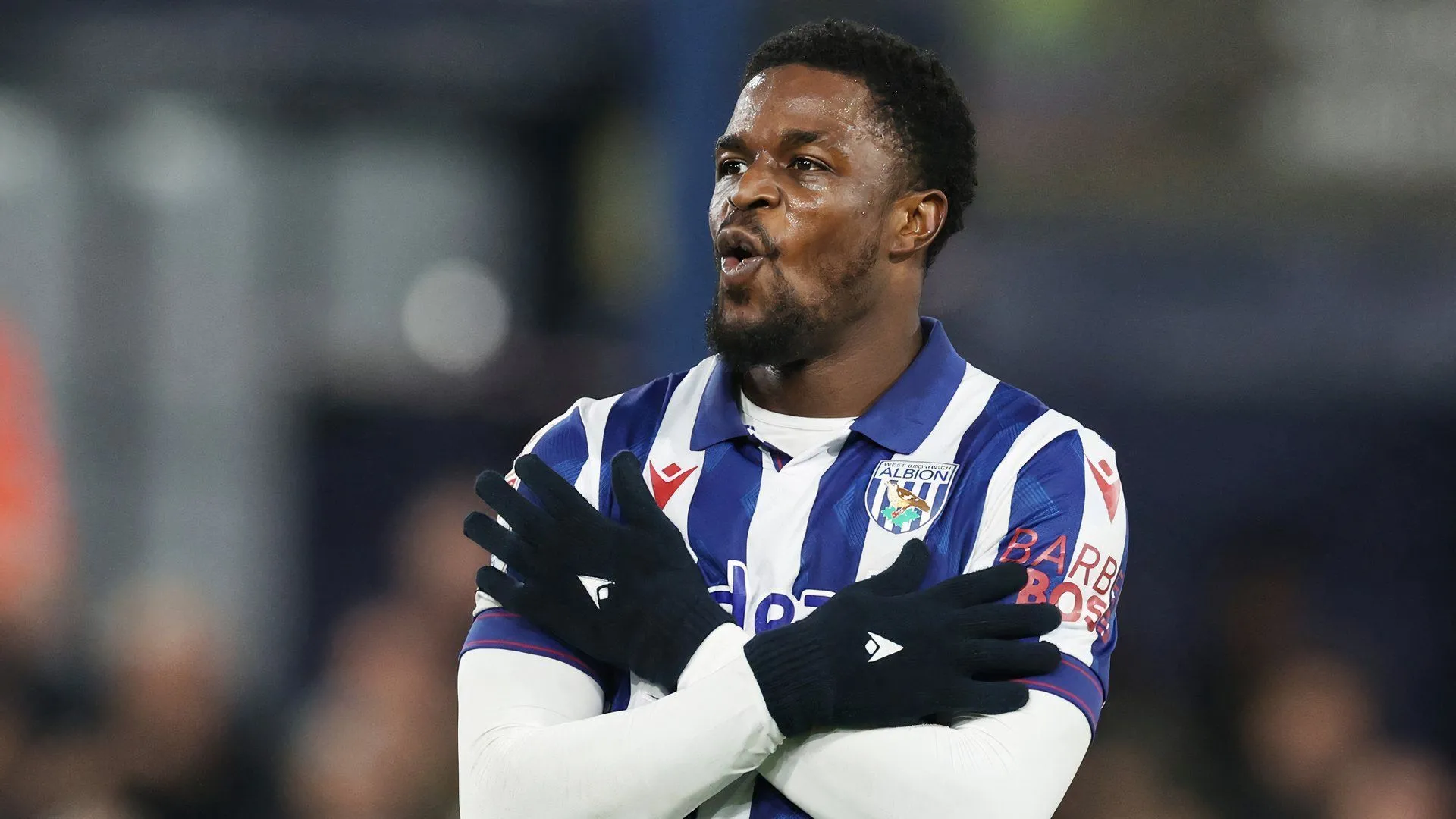 Tiền đạo Josh Maja trong màu áo West Bromwich Albion, ngôi sao tấn công then chốt