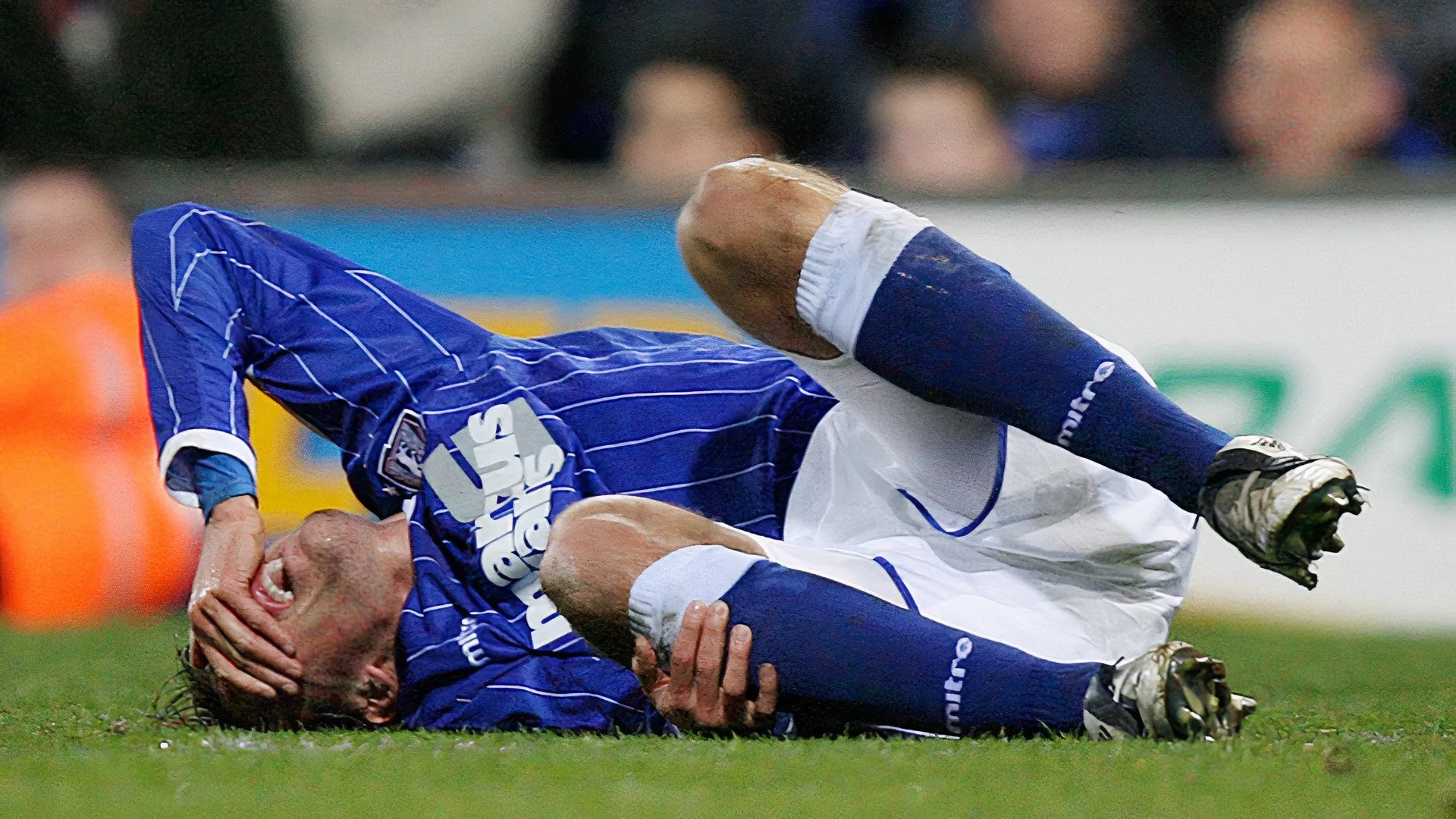 Tiền vệ Luciano Civelli thi đấu cho Ipswich Town trước khoảnh khắc chấn thương định mệnh