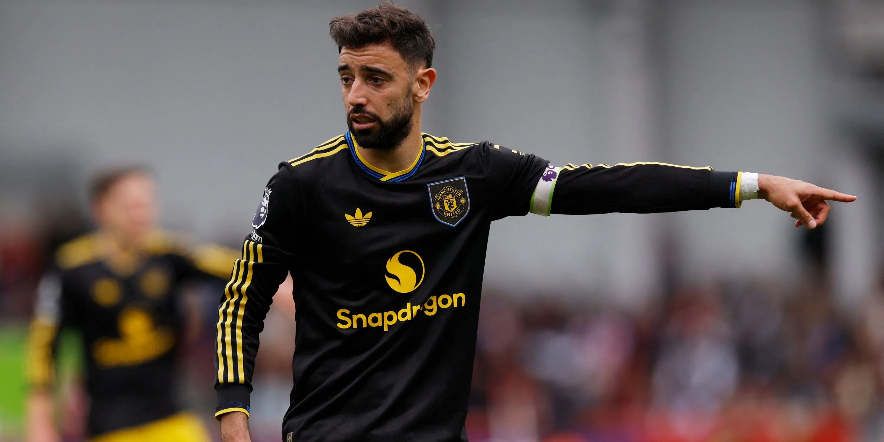 Bruno Fernandes thi đấu cho Manchester United