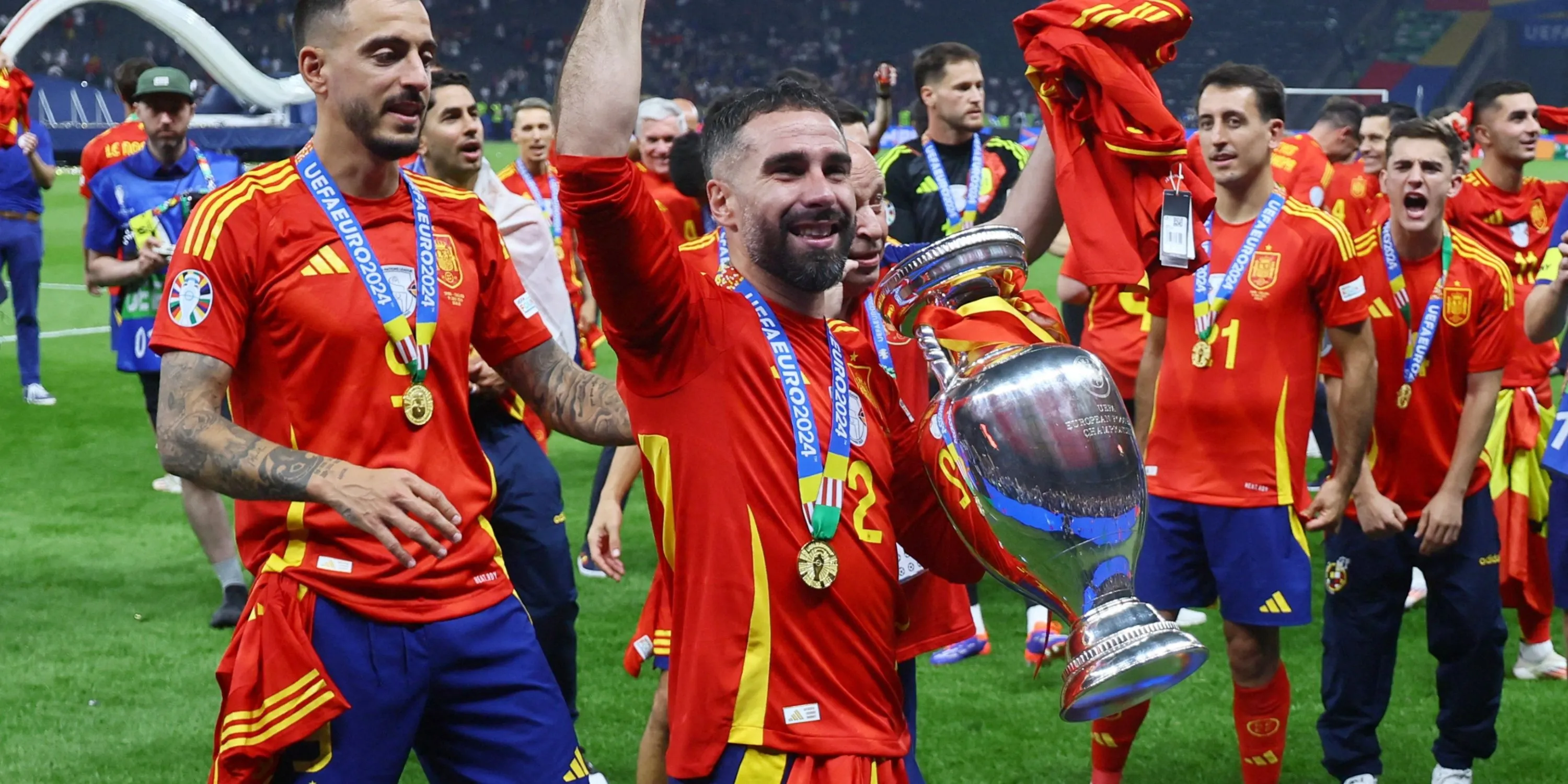Dani Carvajal trong màu áo Real Madrid, hậu vệ phải bền bỉ và ổn định
