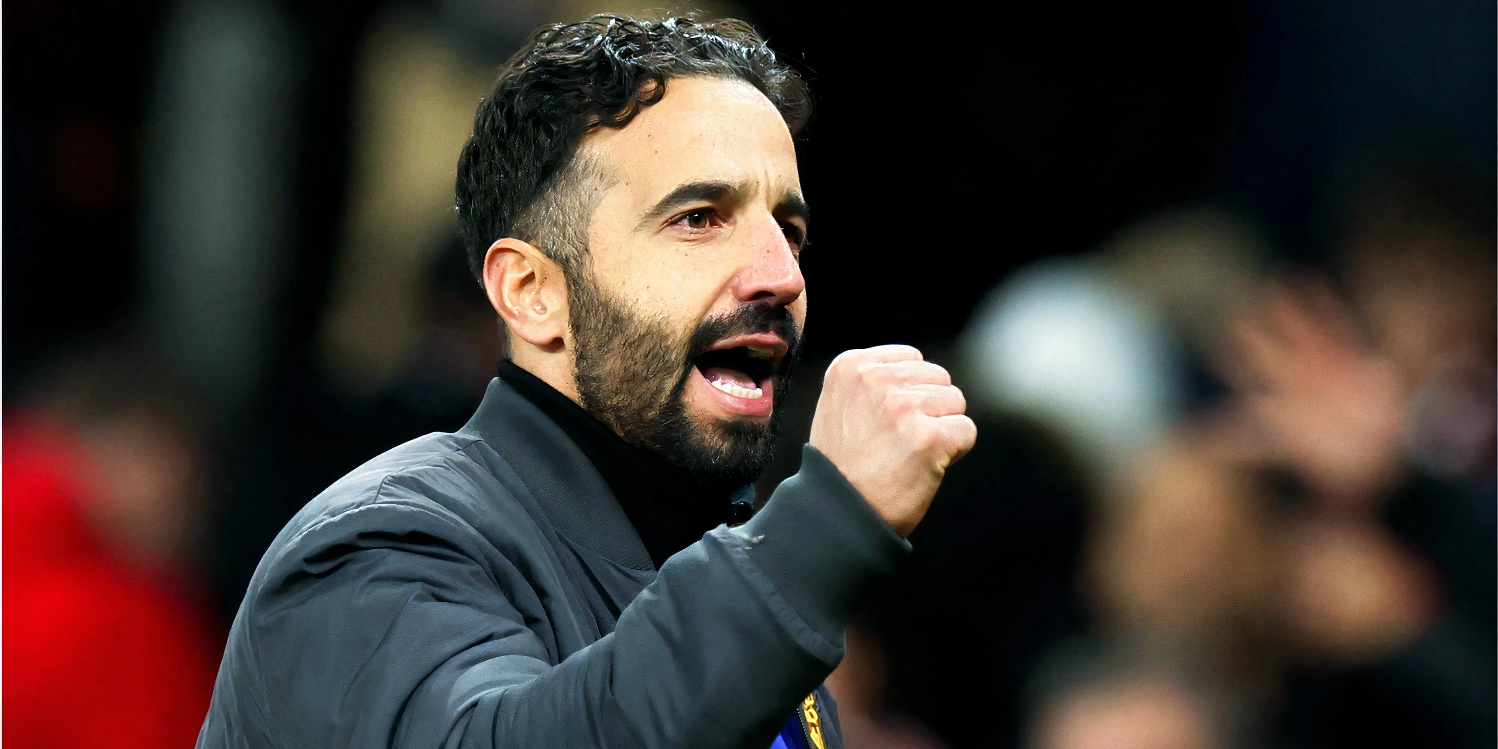 Ruben Amorim theo dõi buổi tập Man United nơi các cầu thủ trẻ như Shea Lacey trình diễn kỹ thuật